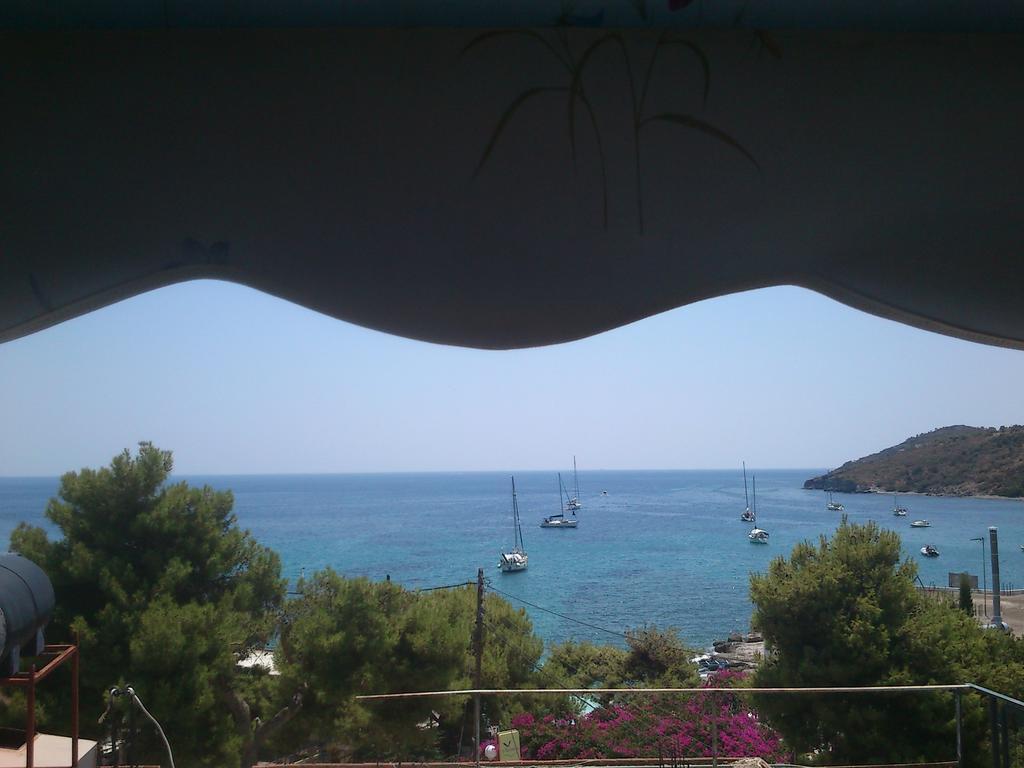 Hotel Liberty 1 Agia Marina  Buitenkant foto