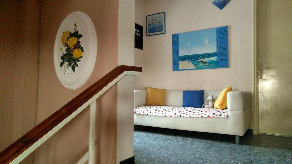 Hotel Liberty 1 Agia Marina  Buitenkant foto