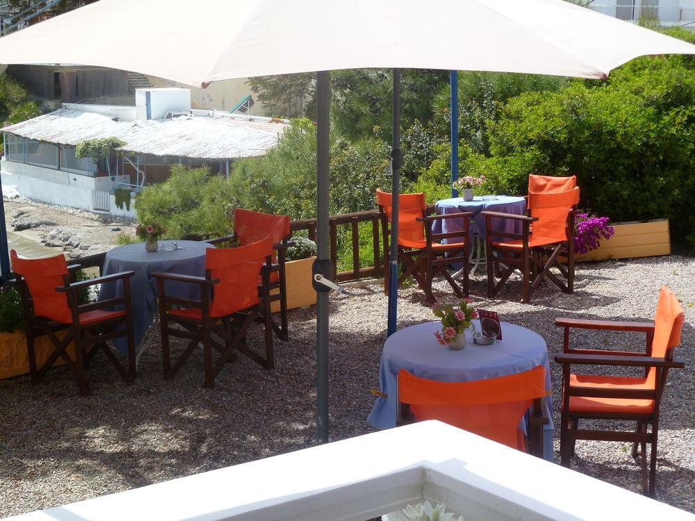 Hotel Liberty 1 Agia Marina  Buitenkant foto