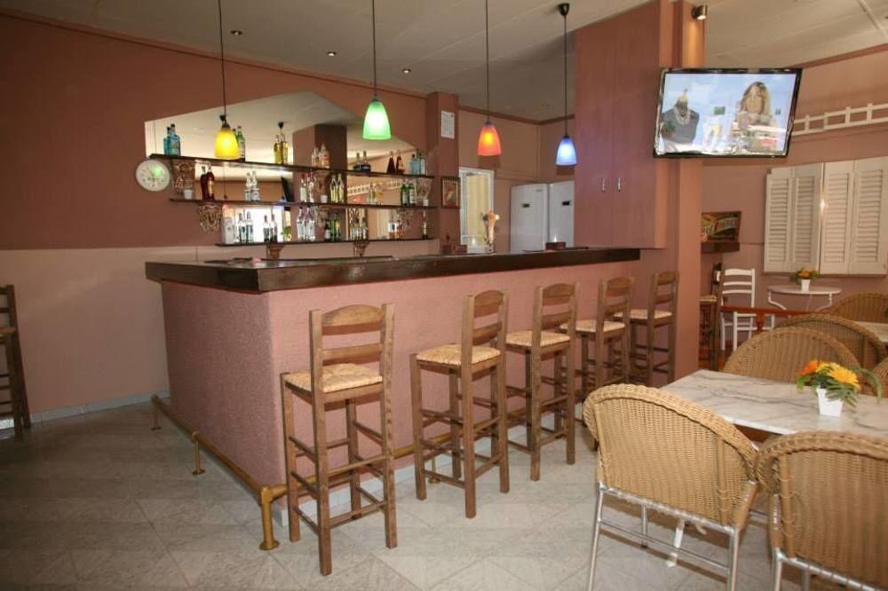 Hotel Liberty 1 Agia Marina  Buitenkant foto