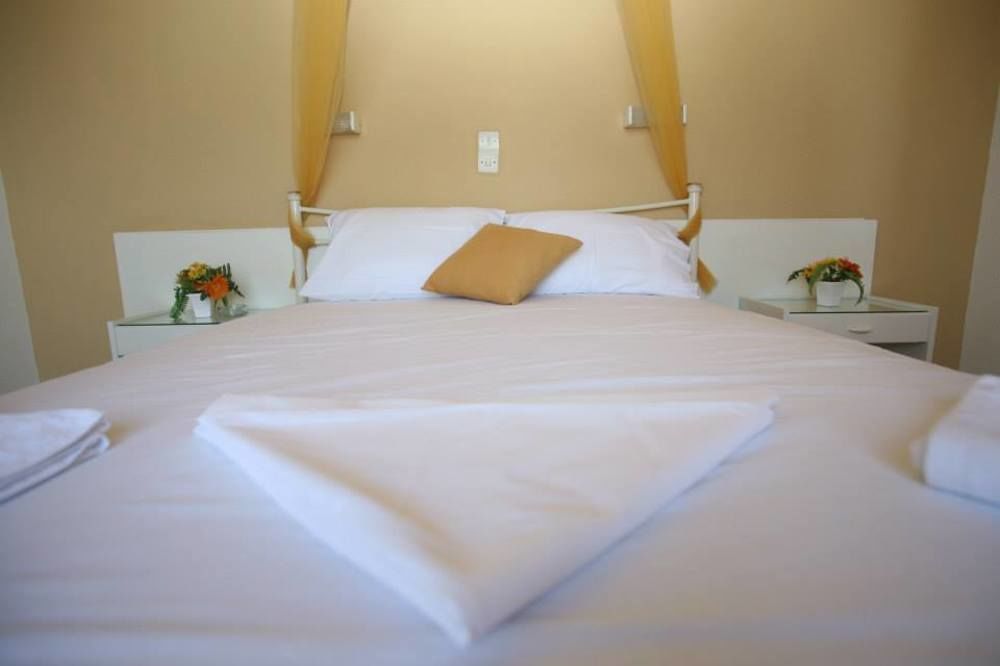 Hotel Liberty 1 Agia Marina  Buitenkant foto