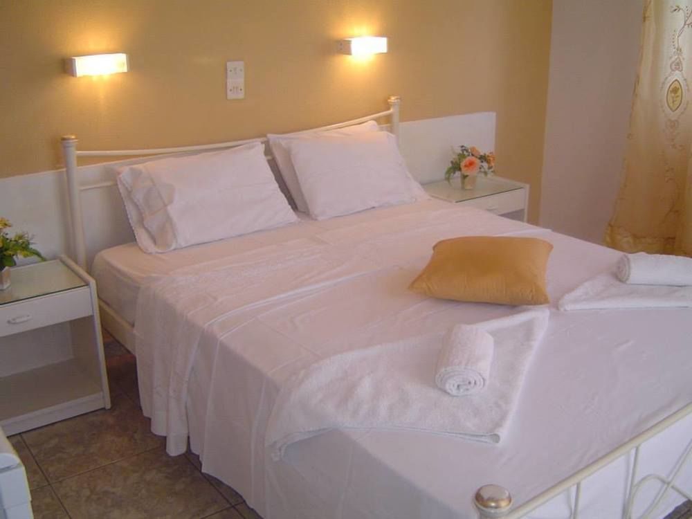Hotel Liberty 1 Agia Marina  Buitenkant foto