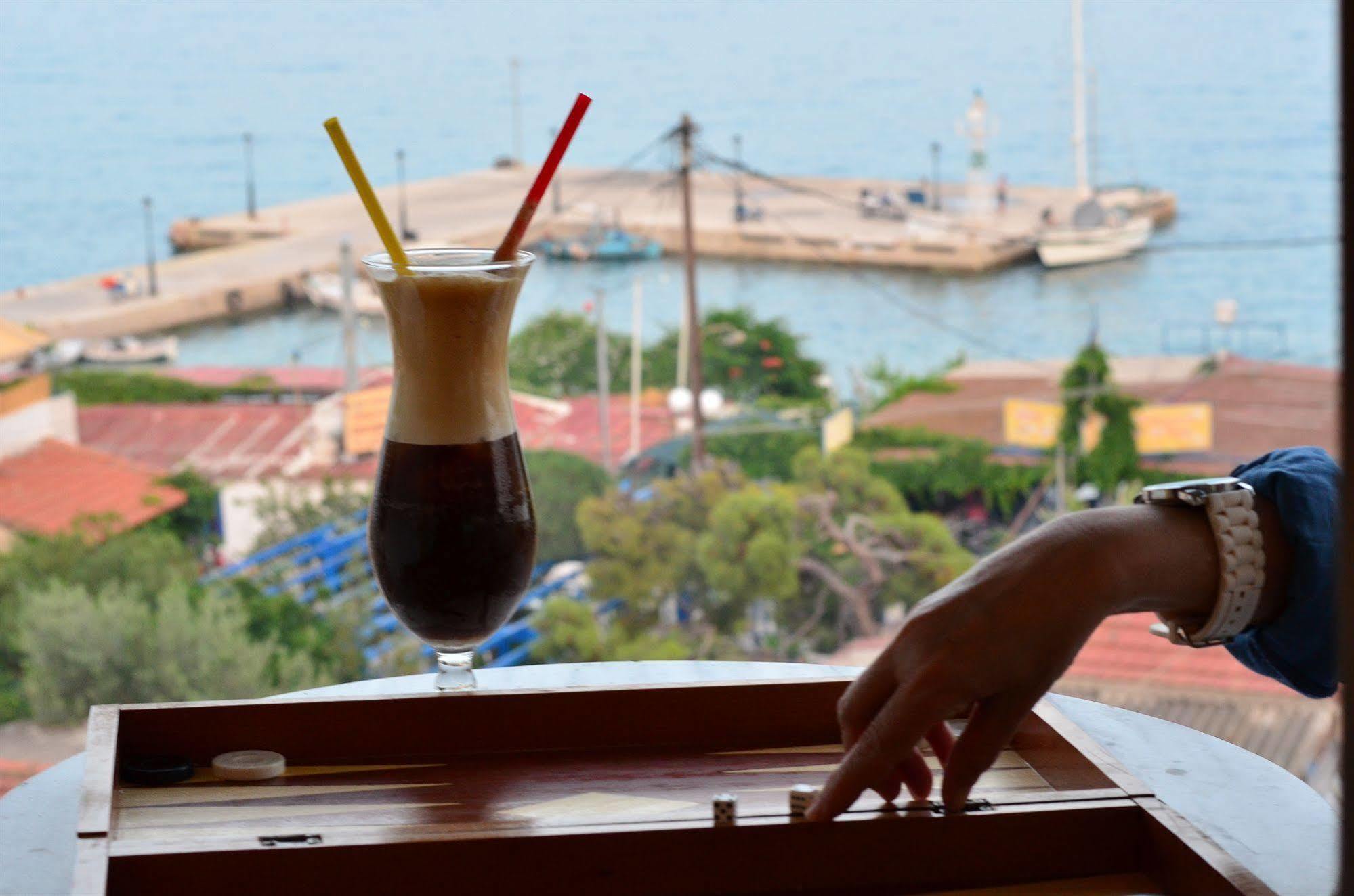 Hotel Liberty 1 Agia Marina  Buitenkant foto
