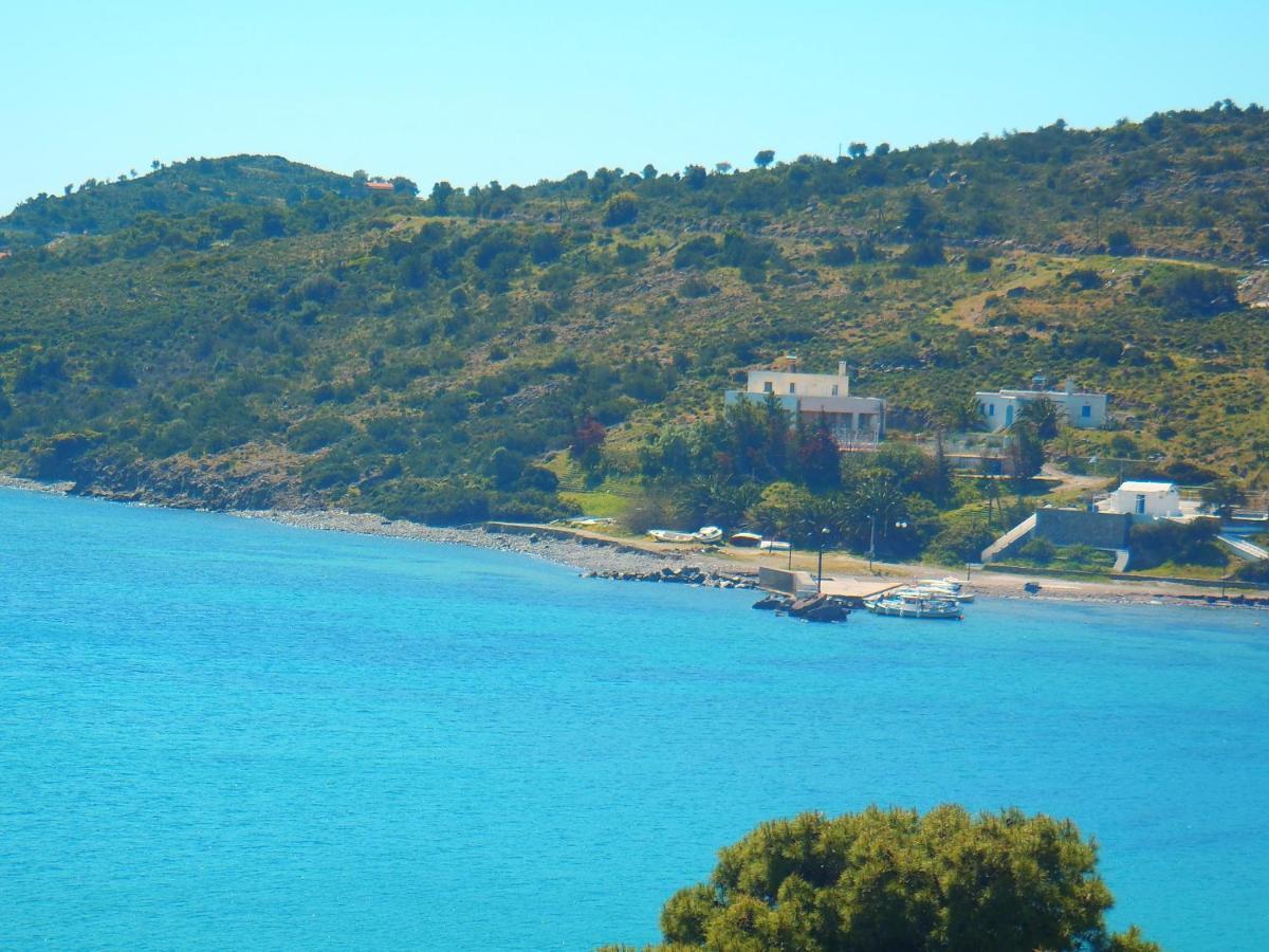 Hotel Liberty 1 Agia Marina  Buitenkant foto